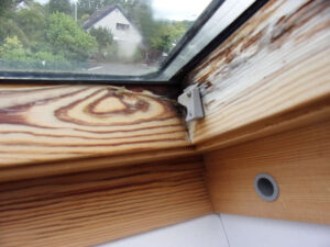 Holzfäulnis Velux Dachflächenfenster